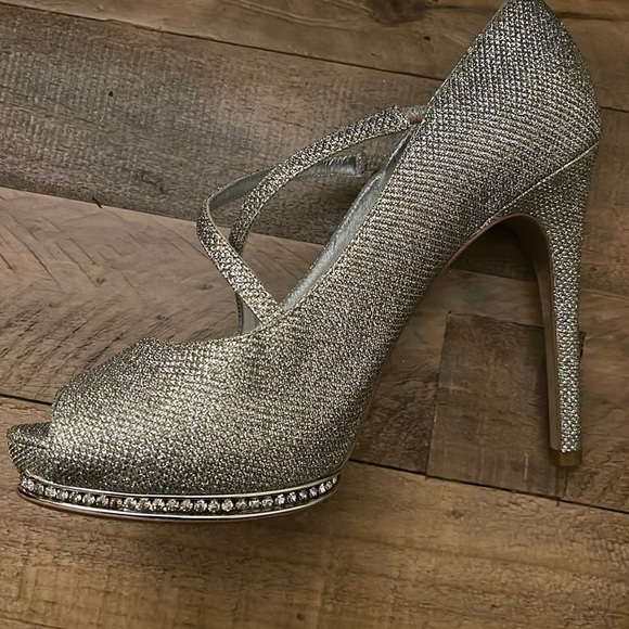 Size 10 Adrianna Papell “Golda” Sparkle Rhinestone platform heels - Picture 8 of 15